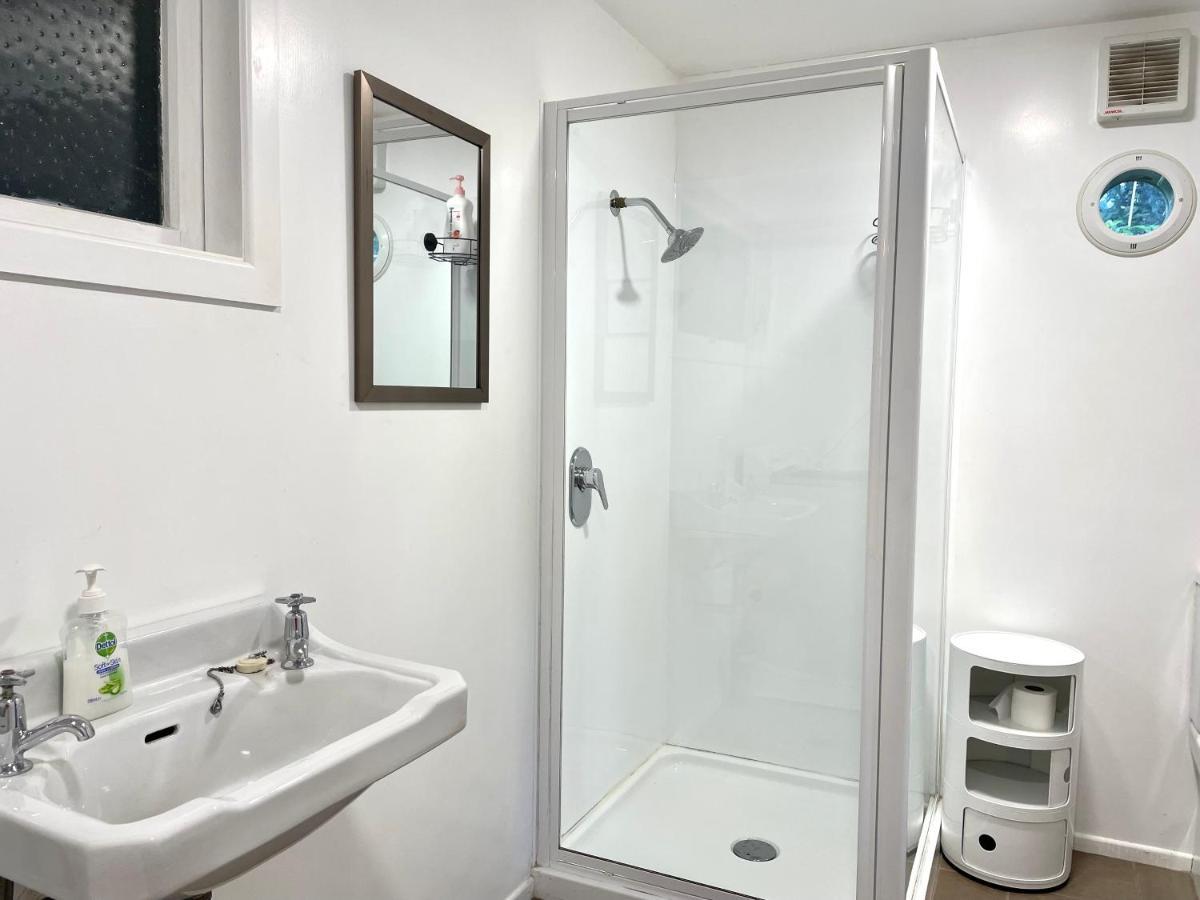 Waiheke Onetangi Close To Beach Экстерьер фото